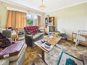 Sitting Room- click for photo gallery